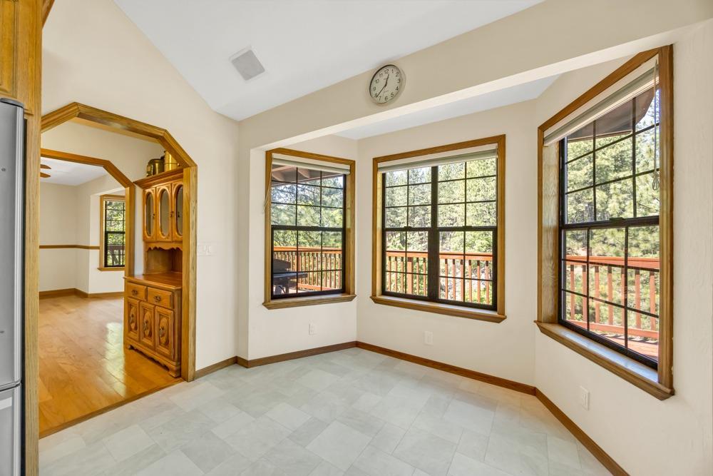 Detail Gallery Image 15 of 70 For 24275 Grand View Ave., Colfax,  CA 95713 - 5 Beds | 2 Baths