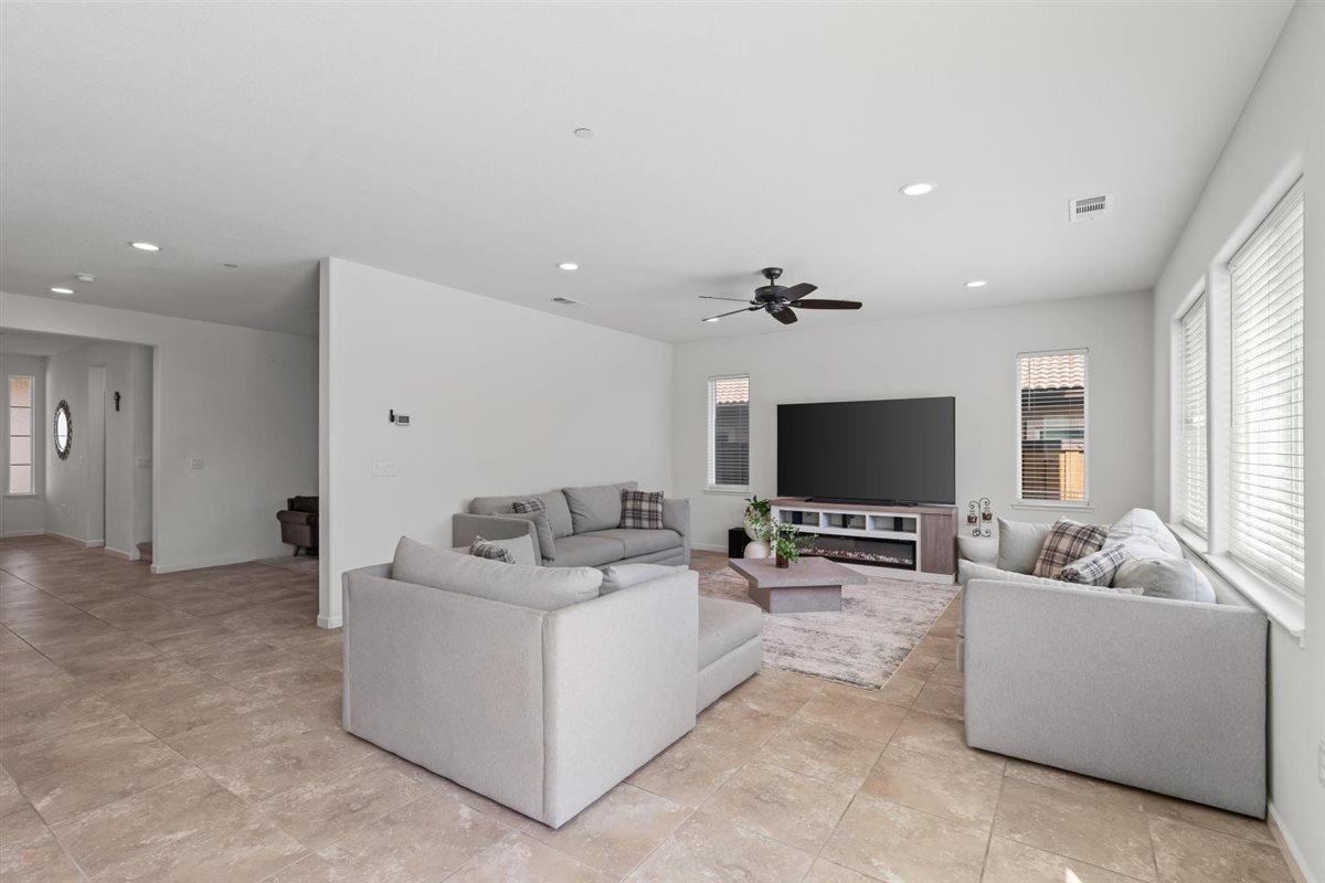 Detail Gallery Image 28 of 64 For 21232 Grapevine Dr, Patterson,  CA 95363 - 5 Beds | 3 Baths