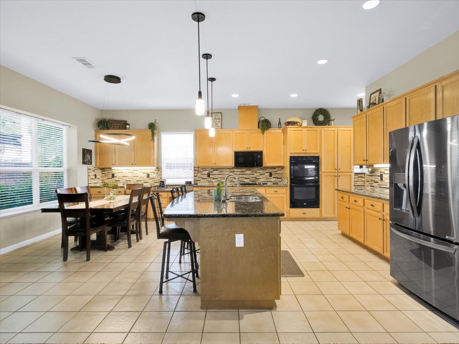 Detail Gallery Image 18 of 73 For 661 Simeon Ct, Ripon,  CA 95366 - 5 Beds | 3 Baths
