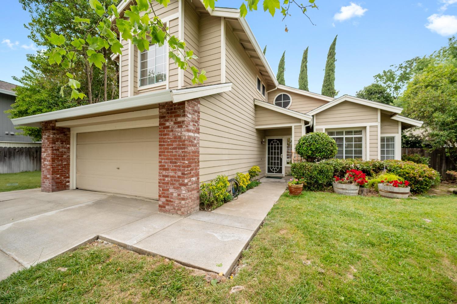 E Sparrow Hawk Court, Elk Grove, California image 24