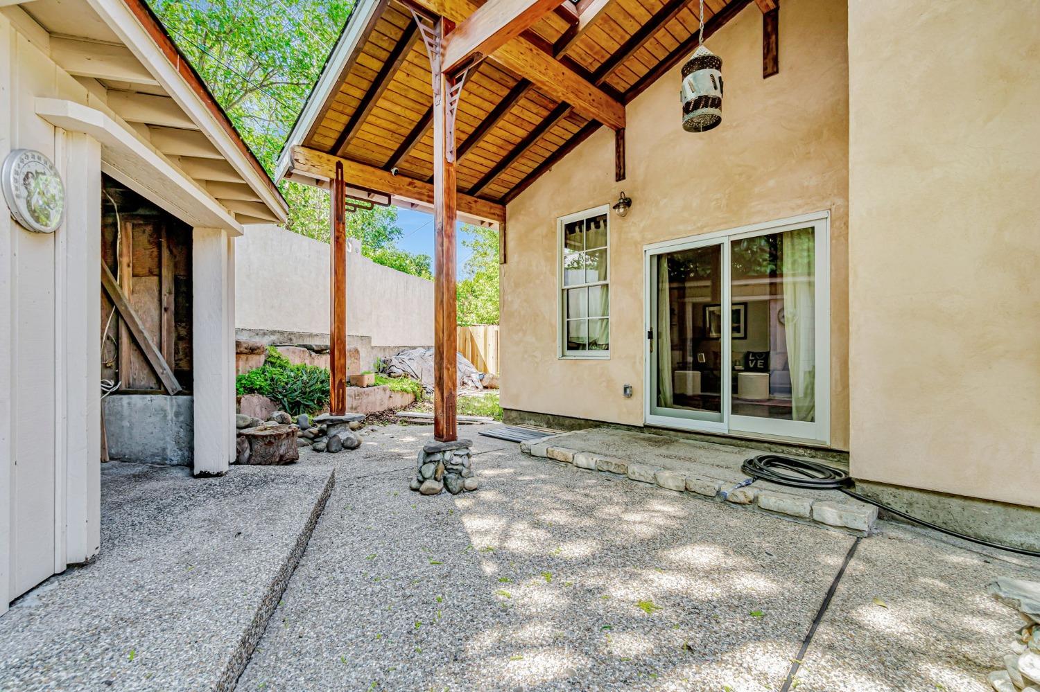 Isabella Avenue, Fair Oaks, California image 37