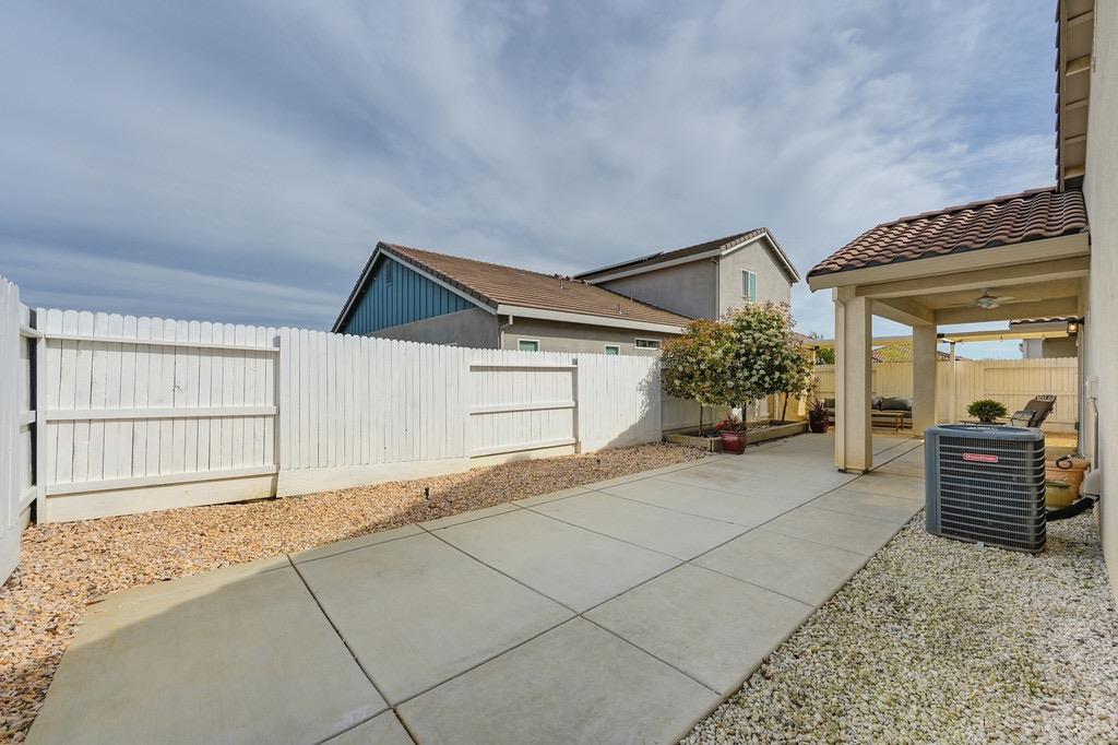 Detail Gallery Image 30 of 33 For 7457 Sobon Ln, Rancho Murieta,  CA 95683 - 3 Beds | 3 Baths