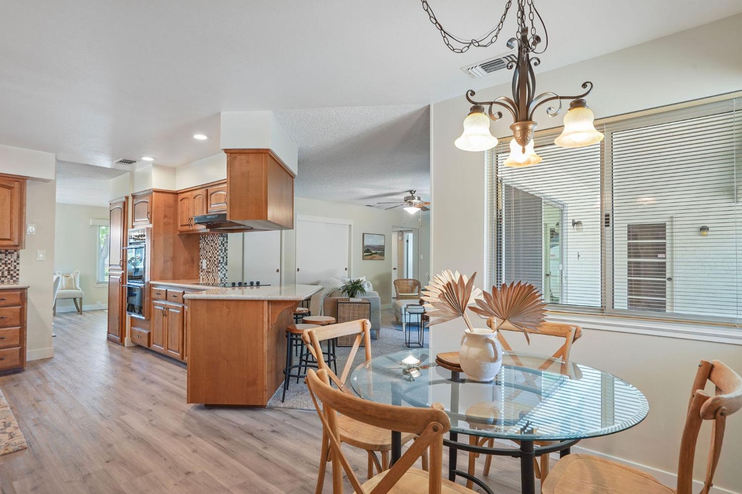 Detail Gallery Image 9 of 28 For 3439 Whitnor Ct, Sacramento,  CA 95821 - 3 Beds | 2 Baths