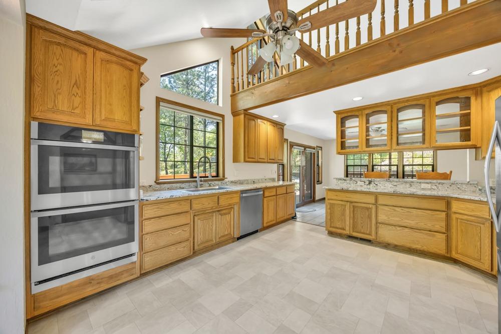 Detail Gallery Image 12 of 70 For 24275 Grand View Ave., Colfax,  CA 95713 - 5 Beds | 2 Baths