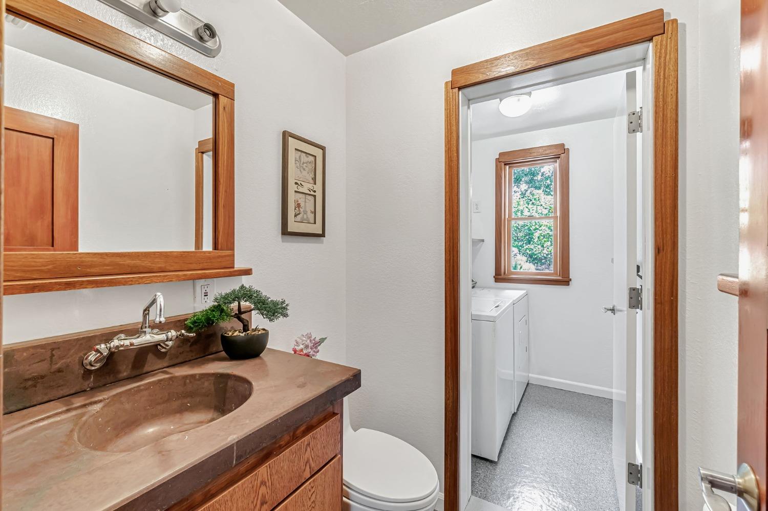Isabella Avenue, Fair Oaks, California image 32