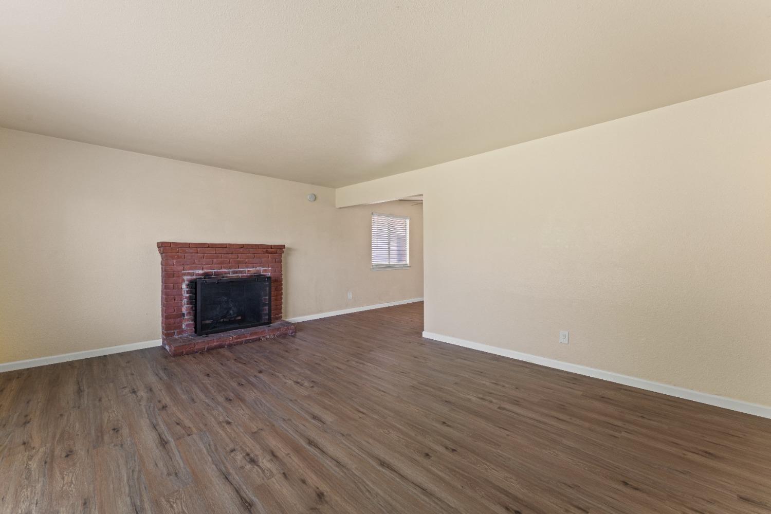 Detail Gallery Image 17 of 33 For 1887 Beverly Ave, Olivehurst,  CA 95961 - 3 Beds | 2 Baths