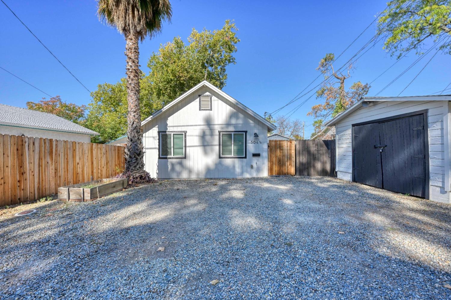 Coloma Street, Folsom, California image 28