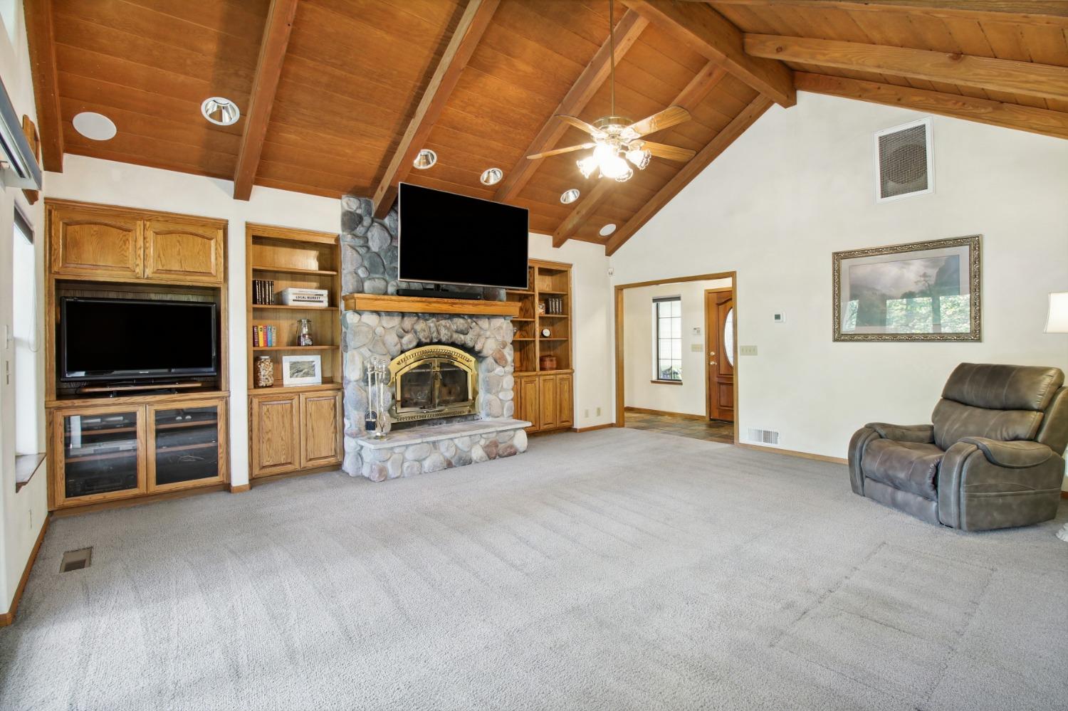 Detail Gallery Image 12 of 66 For 515 Hillside Dr, Applegate,  CA 95703 - 4 Beds | 3 Baths
