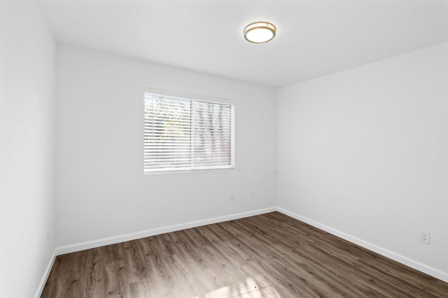 Lake Willow Way, Elk Grove, California image 28