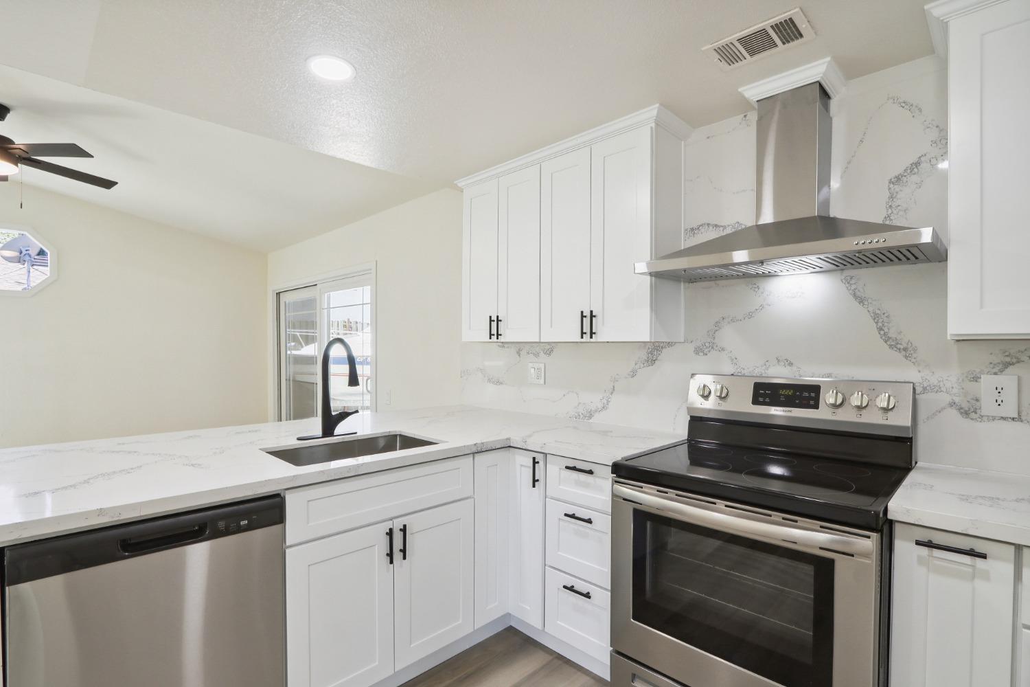 Rainbow River Court, Rancho Cordova, California image 18