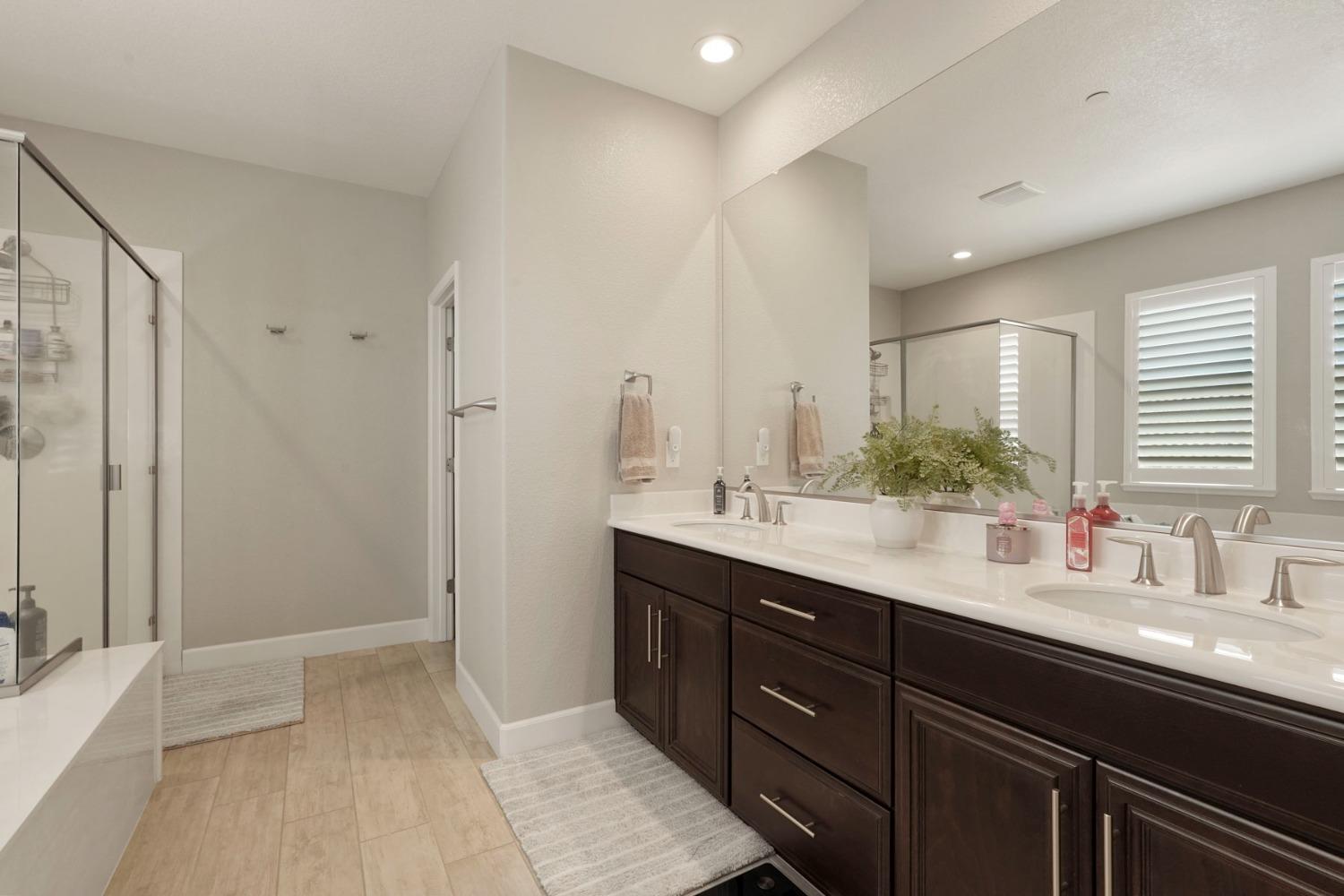 Detail Gallery Image 32 of 52 For 208 Isabella Dr, Lodi,  CA 95240 - 4 Beds | 3 Baths