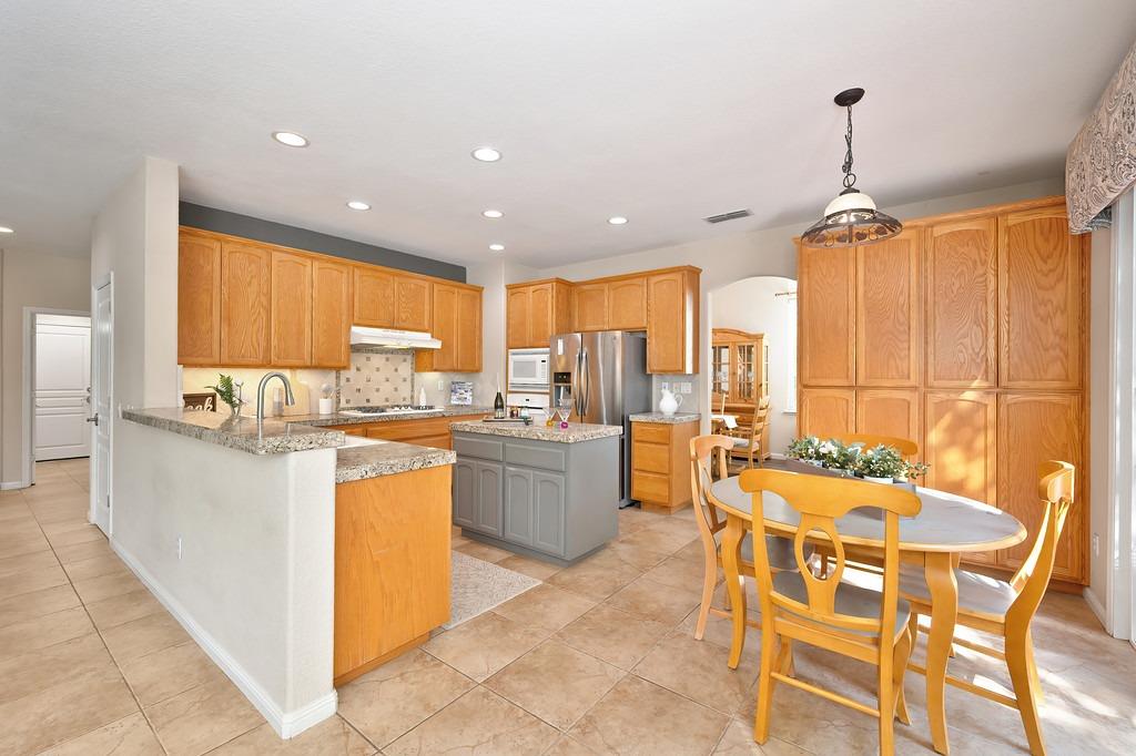 Wisam Court, Fair Oaks, California image 3