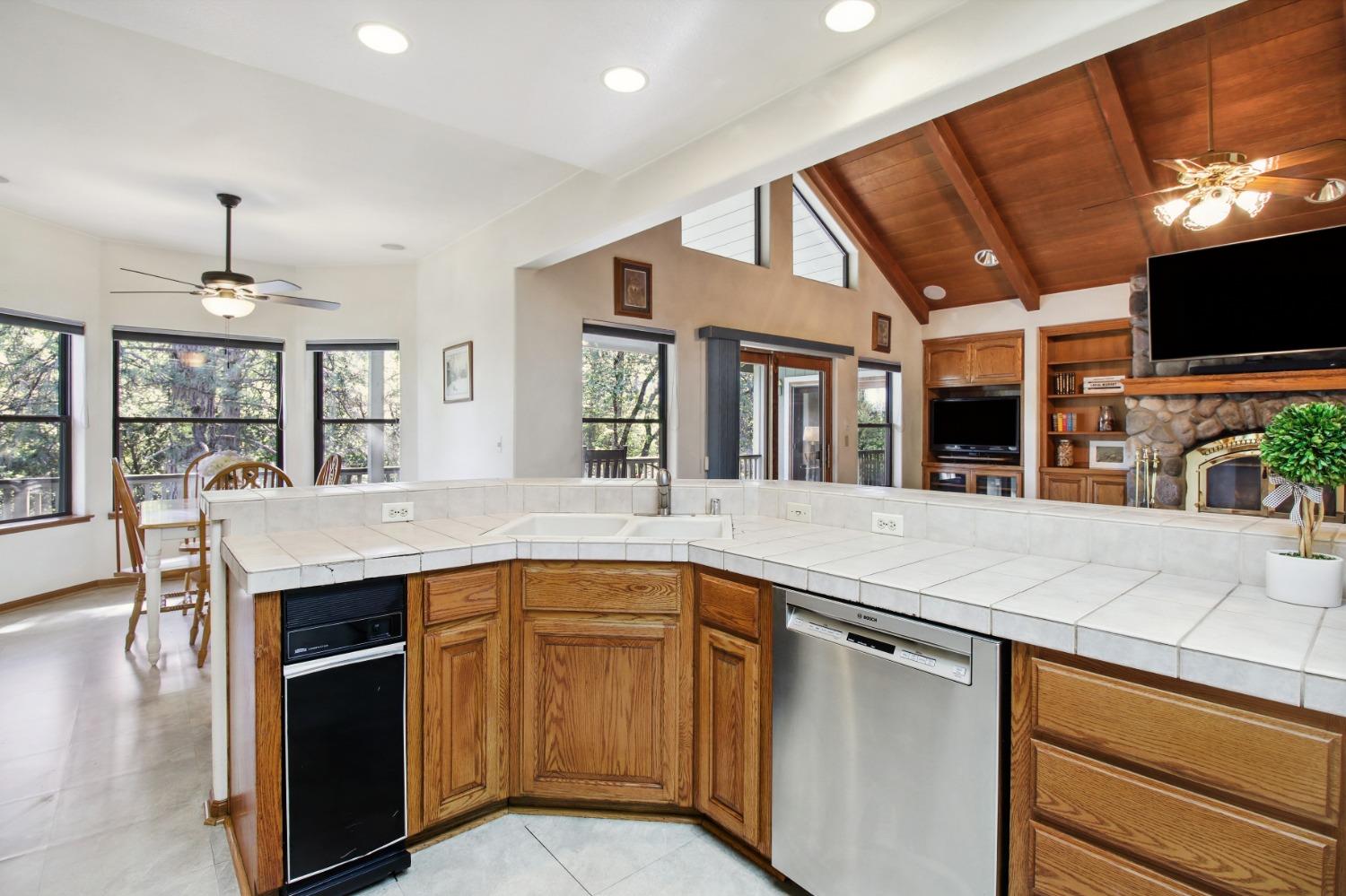 Detail Gallery Image 18 of 66 For 515 Hillside Dr, Applegate,  CA 95703 - 4 Beds | 3 Baths