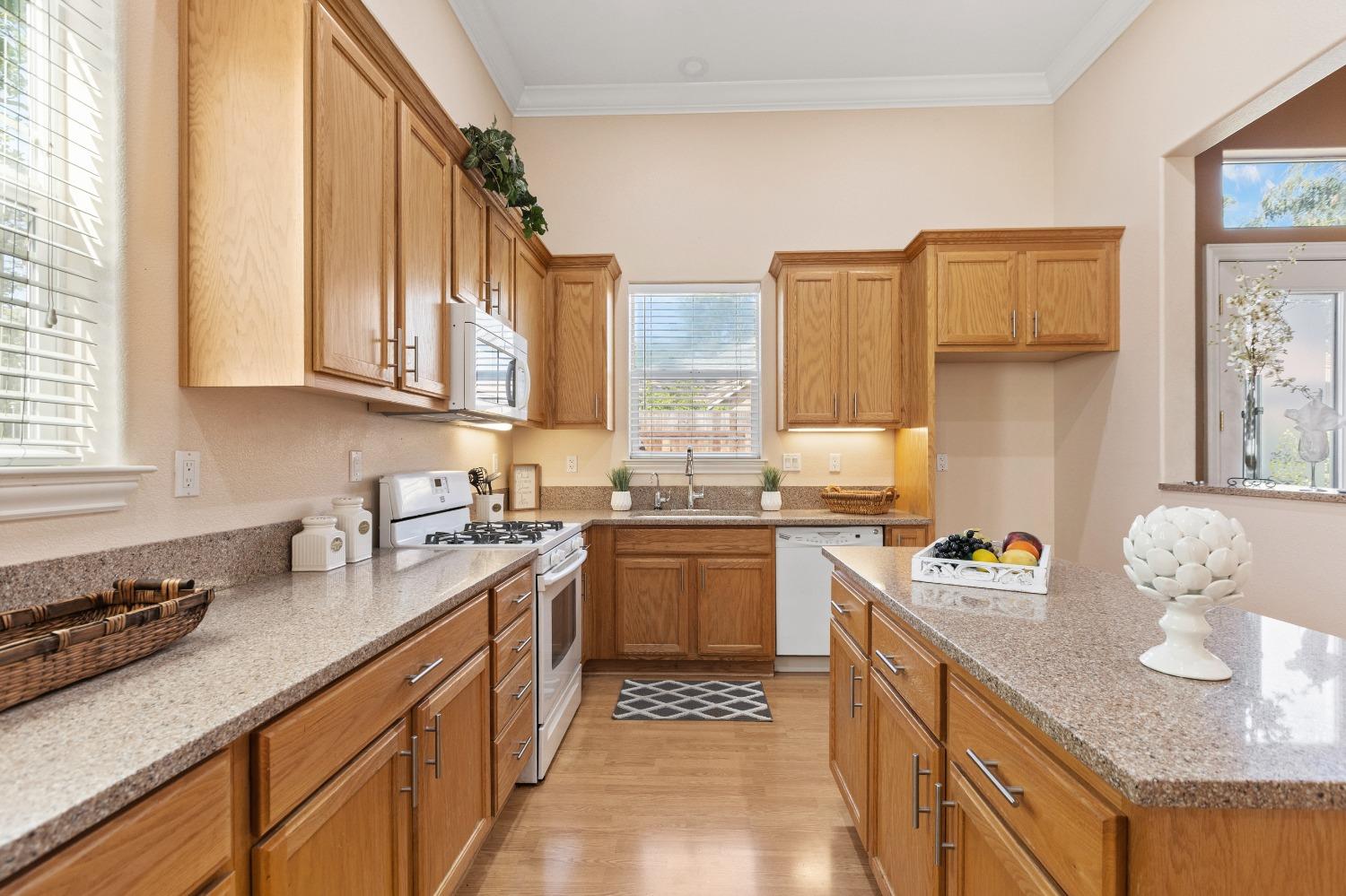 Detail Gallery Image 24 of 79 For 8839 San Badger Way, Elk Grove,  CA 95624 - 4 Beds | 3/1 Baths