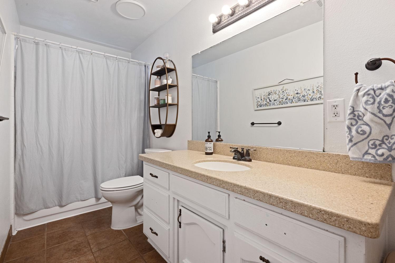 Berea Drive, Turlock, California image 22