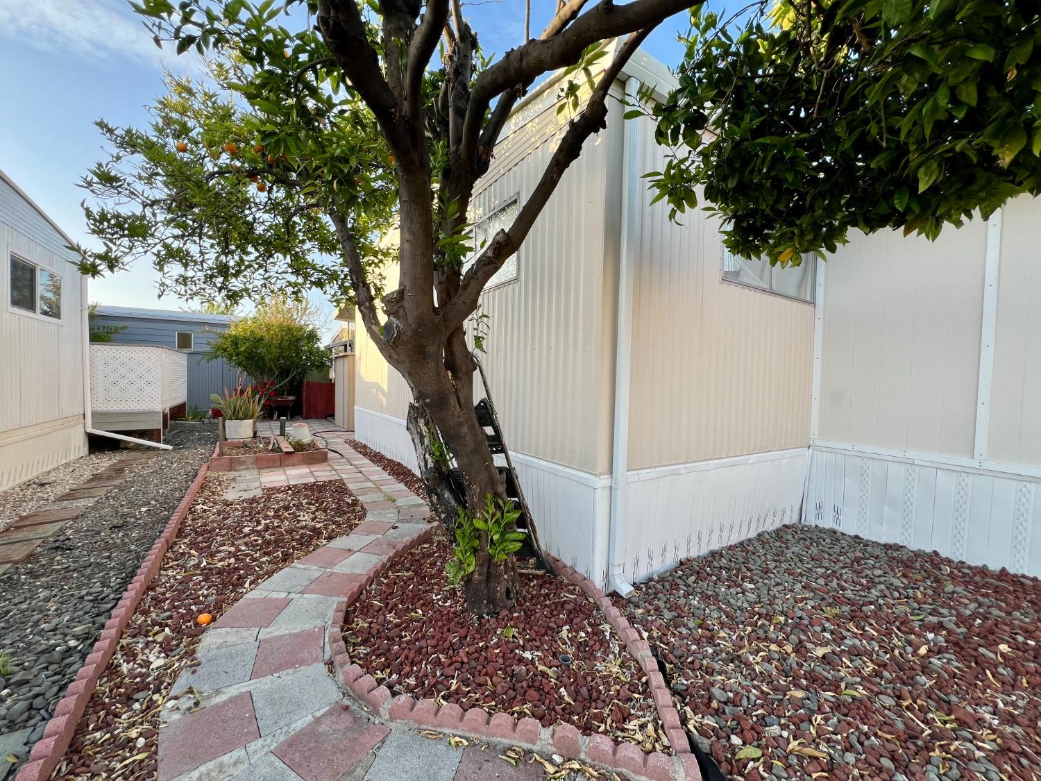 Detail Gallery Image 17 of 22 For 1150 W Winton Ave 221, Hayward,  CA 94545 - 2 Beds | 2 Baths
