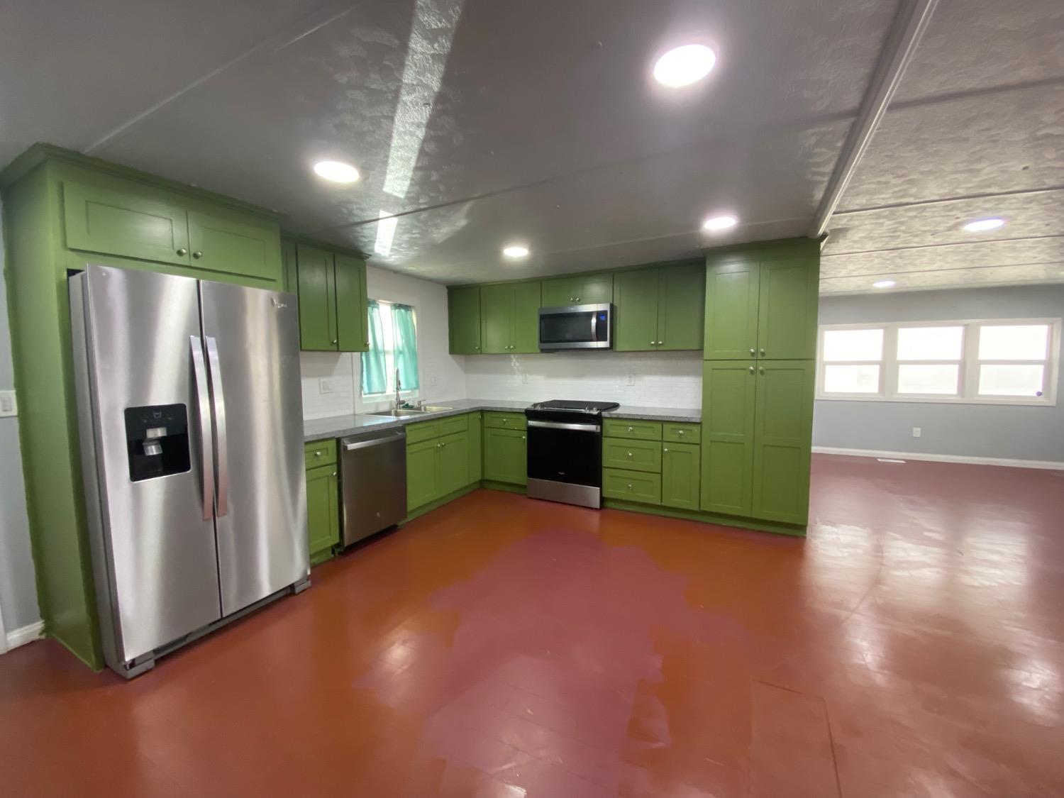 Detail Gallery Image 4 of 29 For 7501 Hazelnut 134, Sacramento,  CA 95828 - 3 Beds | 2 Baths