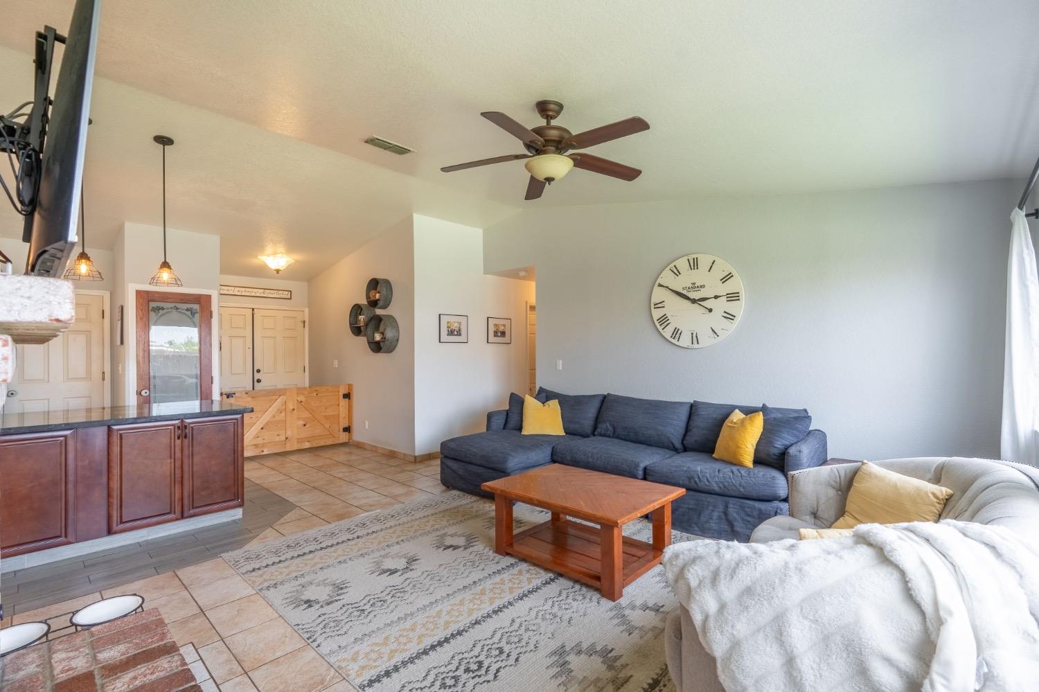 Detail Gallery Image 14 of 29 For 7001 White Pine Way, Hughson,  CA 95326 - 3 Beds | 2 Baths