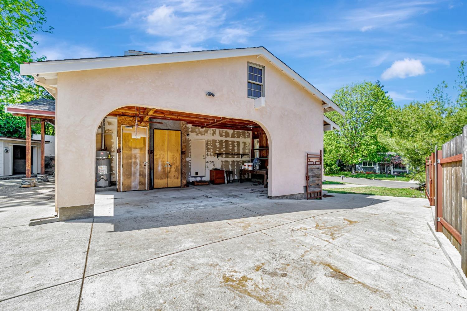 Isabella Avenue, Fair Oaks, California image 35