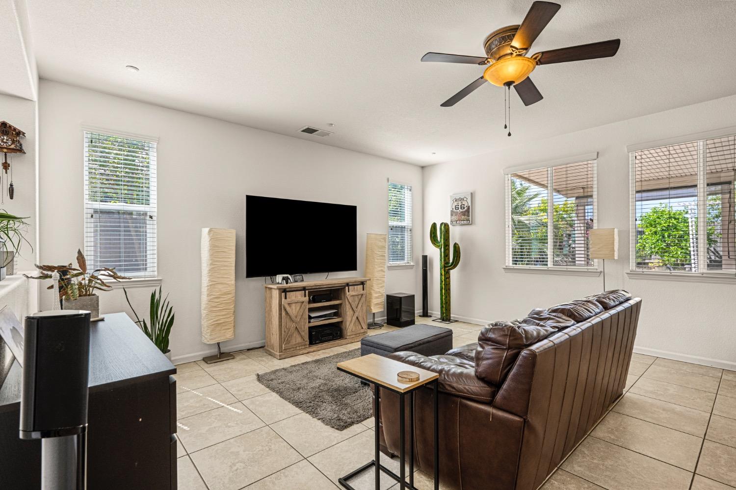 Quail Falls Way, Rancho Cordova, California image 12