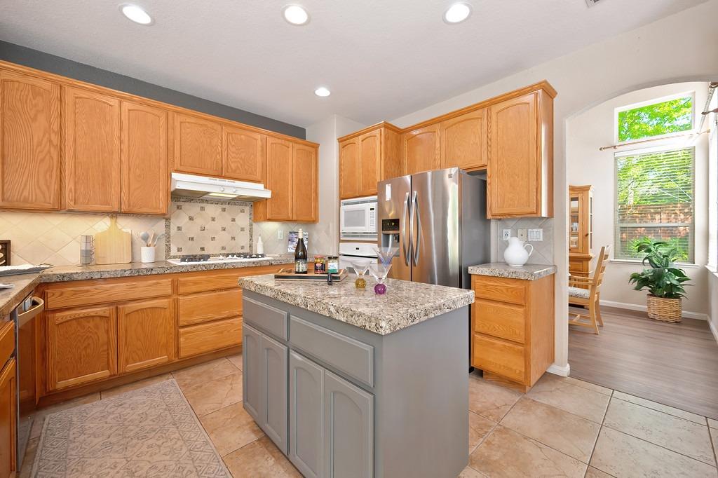 Wisam Court, Fair Oaks, California image 7