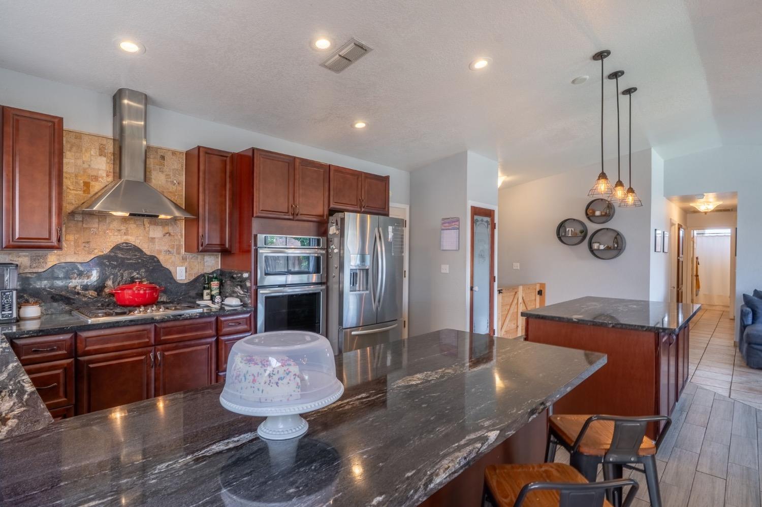 Detail Gallery Image 9 of 29 For 7001 White Pine Way, Hughson,  CA 95326 - 3 Beds | 2 Baths