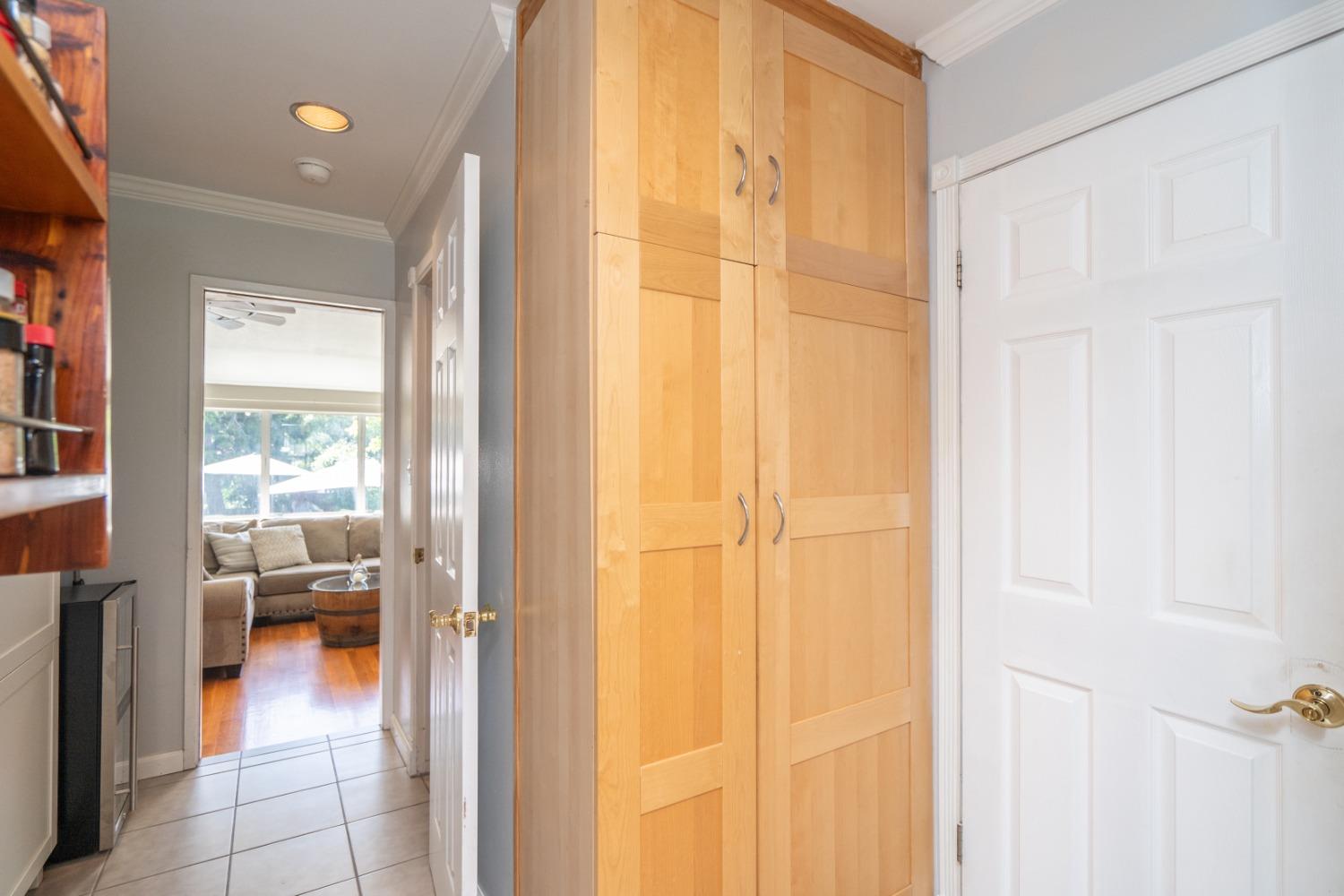 Oak Knoll Drive, Carmichael, California image 21
