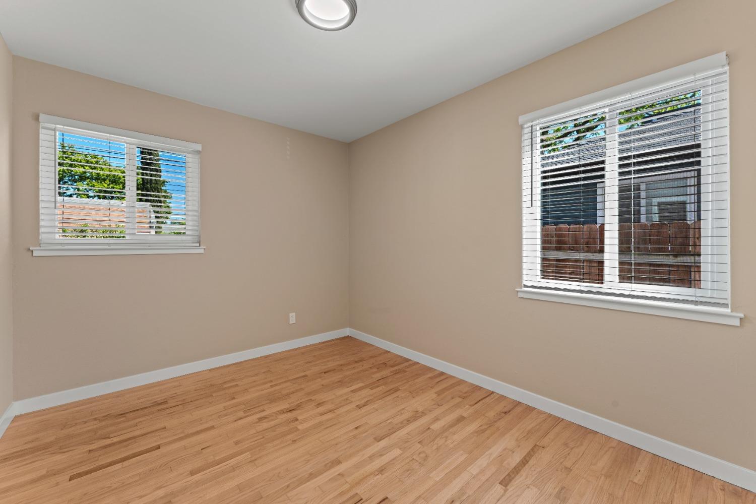 Detail Gallery Image 18 of 26 For 4991 Lippitt Ln, Sacramento,  CA 95820 - 3 Beds | 1 Baths