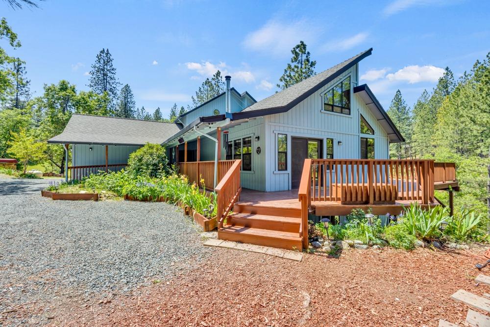 Detail Gallery Image 1 of 70 For 24275 Grand View Ave., Colfax,  CA 95713 - 5 Beds | 2 Baths