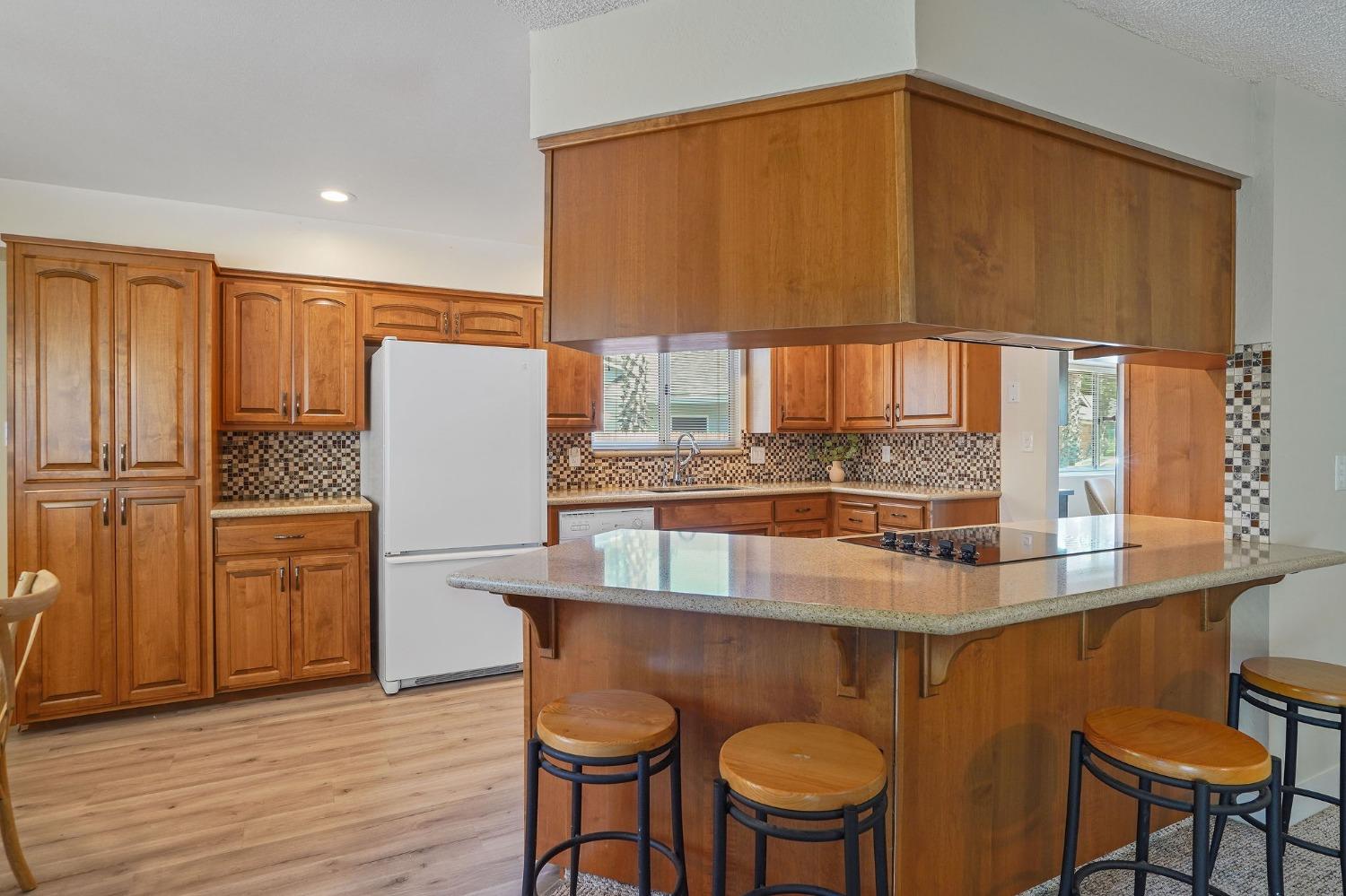 Detail Gallery Image 8 of 28 For 3439 Whitnor Ct, Sacramento,  CA 95821 - 3 Beds | 2 Baths