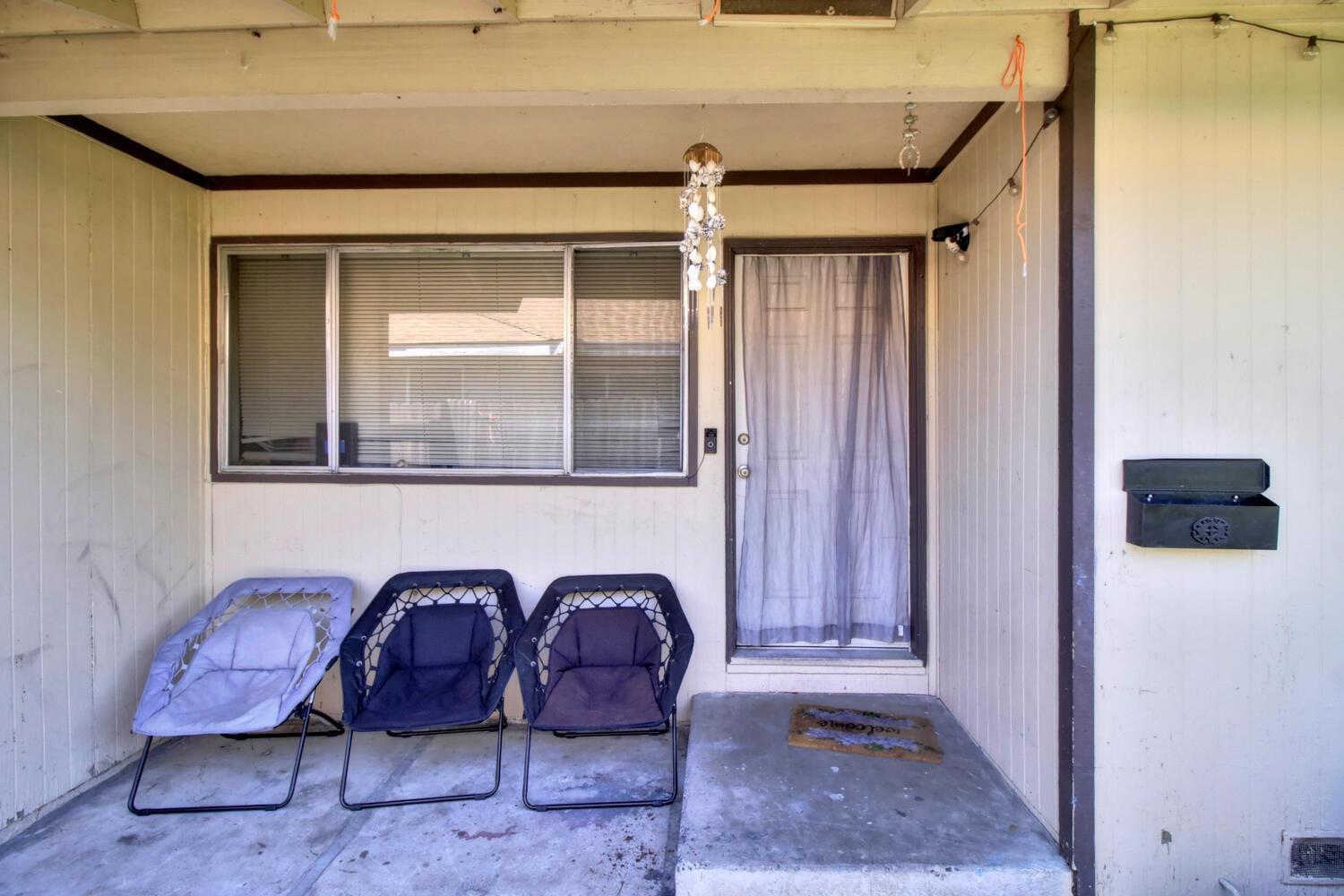 Detail Gallery Image 5 of 7 For 7327 Berna Way, Sacramento,  CA 95823 - – Beds | – Baths