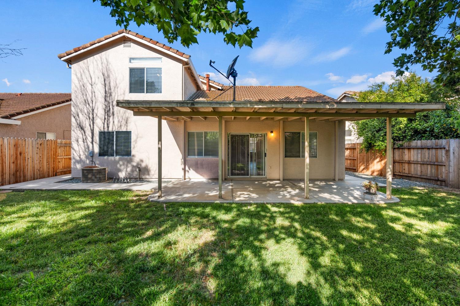 Lake Willow Way, Elk Grove, California image 5