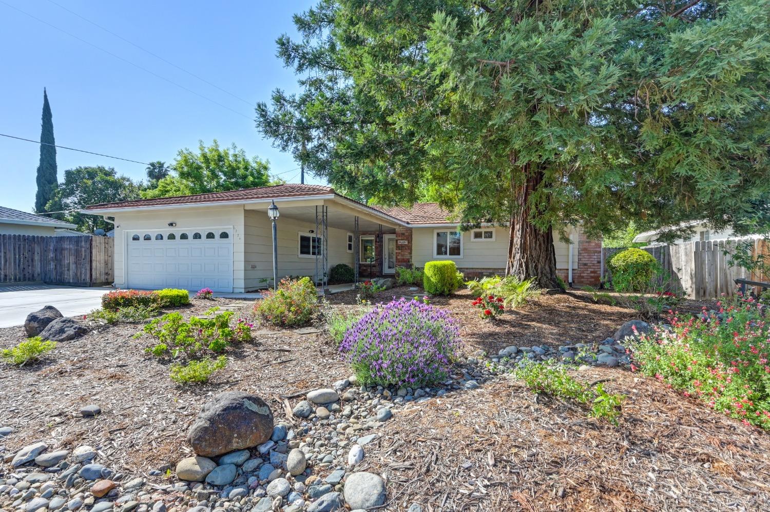Shadowcreek Drive, Carmichael, California image 2