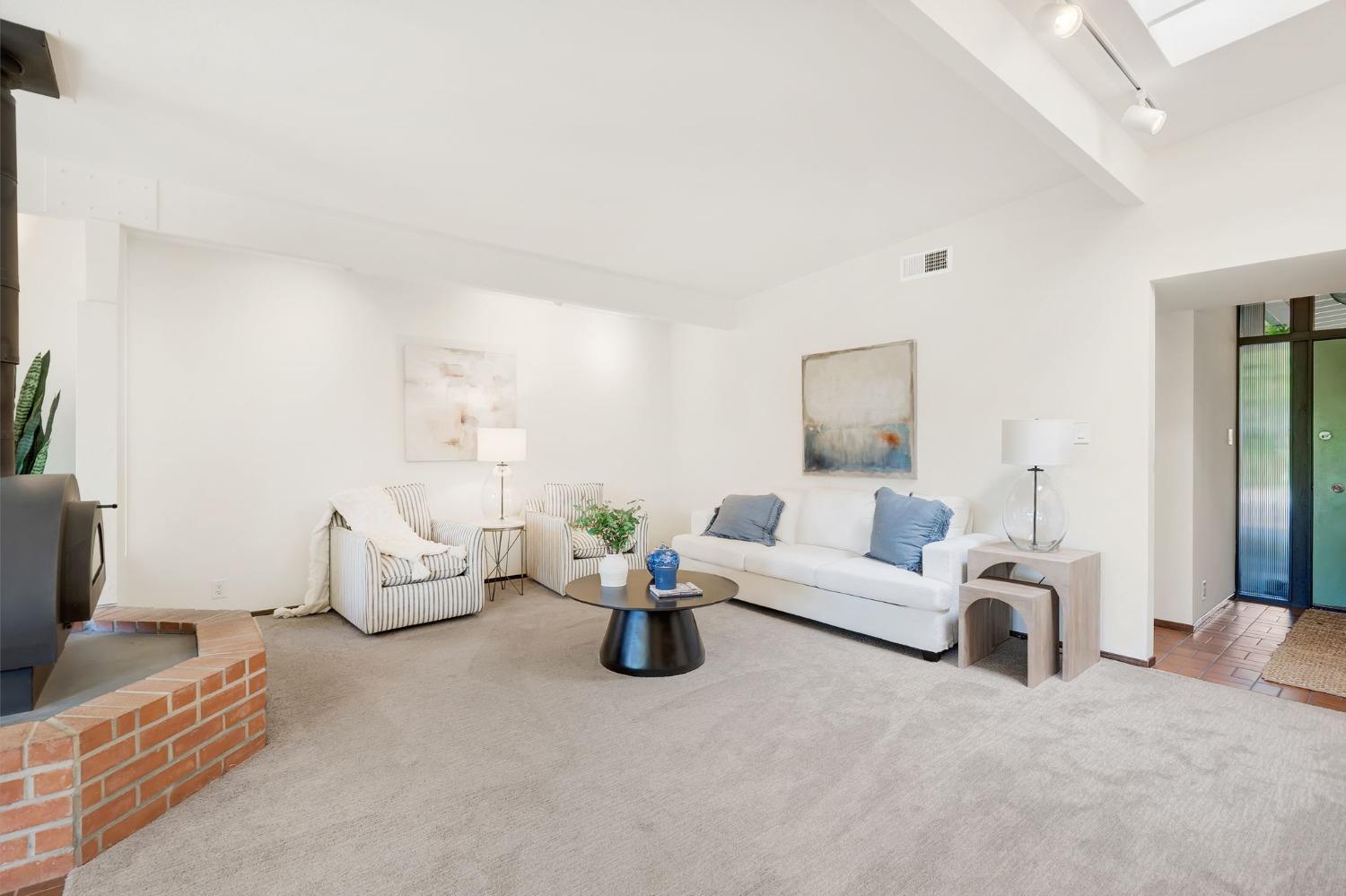 Detail Gallery Image 6 of 30 For 1000 Colby Dr, Davis,  CA 95616 - 4 Beds | 2 Baths
