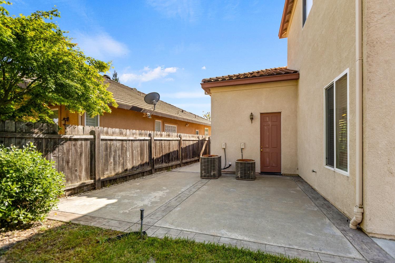 Detail Gallery Image 70 of 79 For 8839 San Badger Way, Elk Grove,  CA 95624 - 4 Beds | 3/1 Baths
