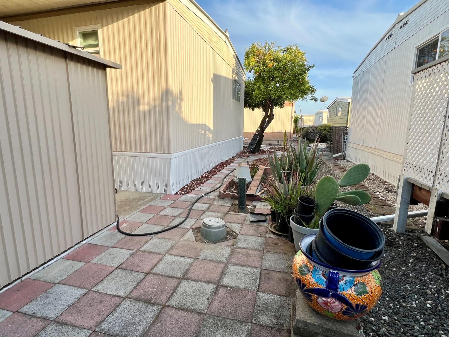 Detail Gallery Image 15 of 22 For 1150 W Winton Ave 221, Hayward,  CA 94545 - 2 Beds | 2 Baths