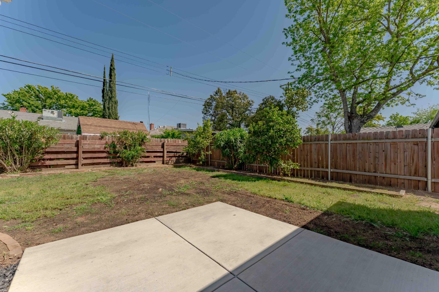 Detail Gallery Image 22 of 26 For 4991 Lippitt Ln, Sacramento,  CA 95820 - 3 Beds | 1 Baths