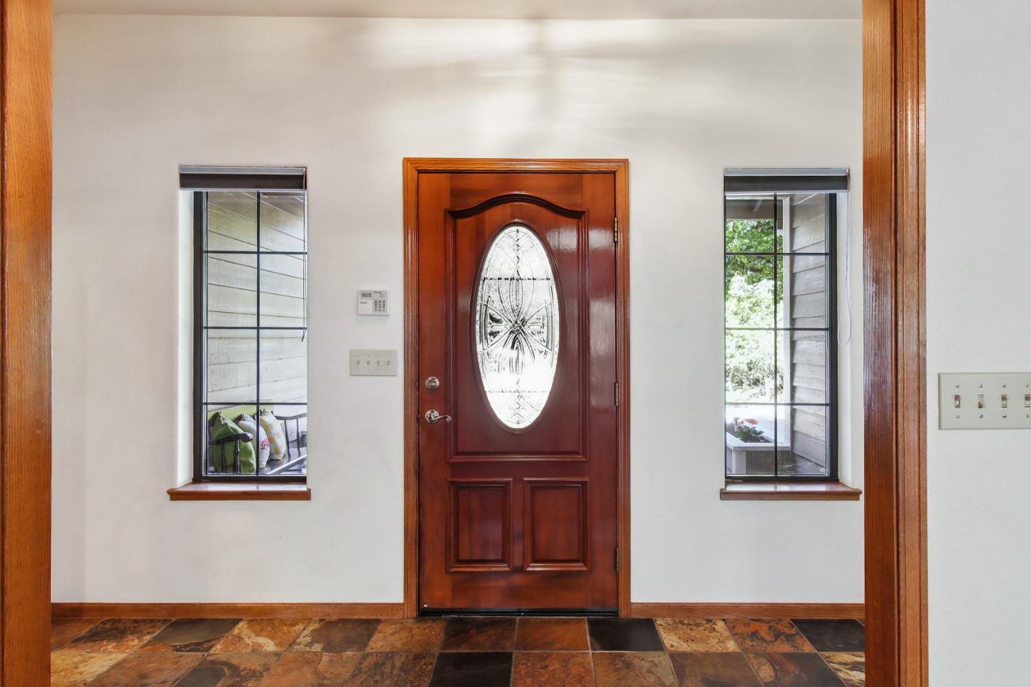 Detail Gallery Image 4 of 66 For 515 Hillside Dr, Applegate,  CA 95703 - 4 Beds | 3 Baths
