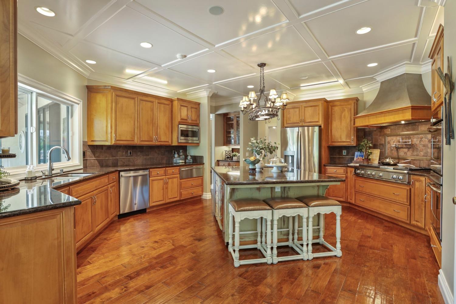 Detail Gallery Image 19 of 93 For 19120 E Stampede Rd, Clements,  CA 95227 - 4 Beds | 5 Baths