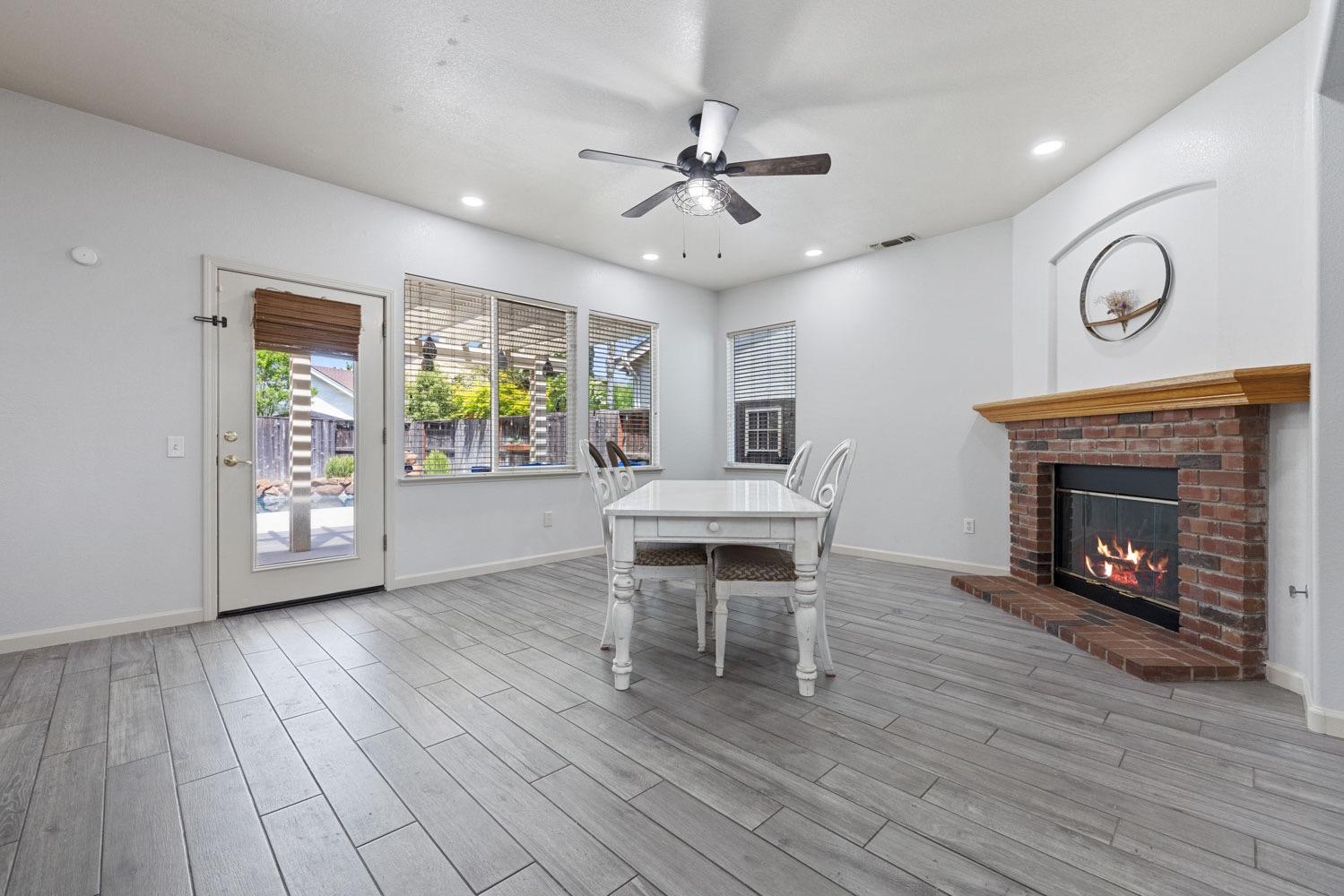 Detail Gallery Image 14 of 54 For 4633 Parkside Ct, Turlock,  CA 95382 - 5 Beds | 3 Baths