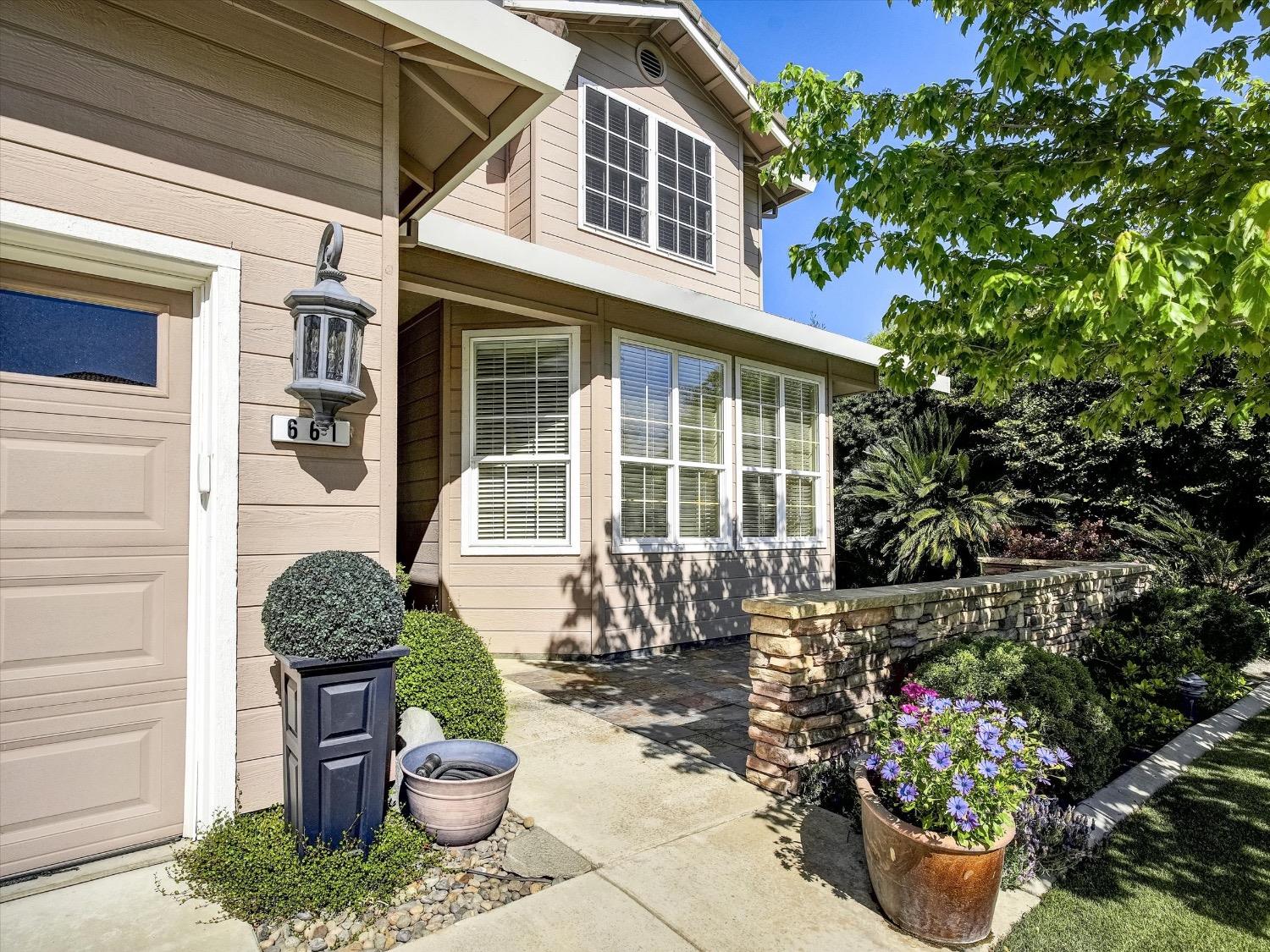 Detail Gallery Image 8 of 73 For 661 Simeon Ct, Ripon,  CA 95366 - 5 Beds | 3 Baths