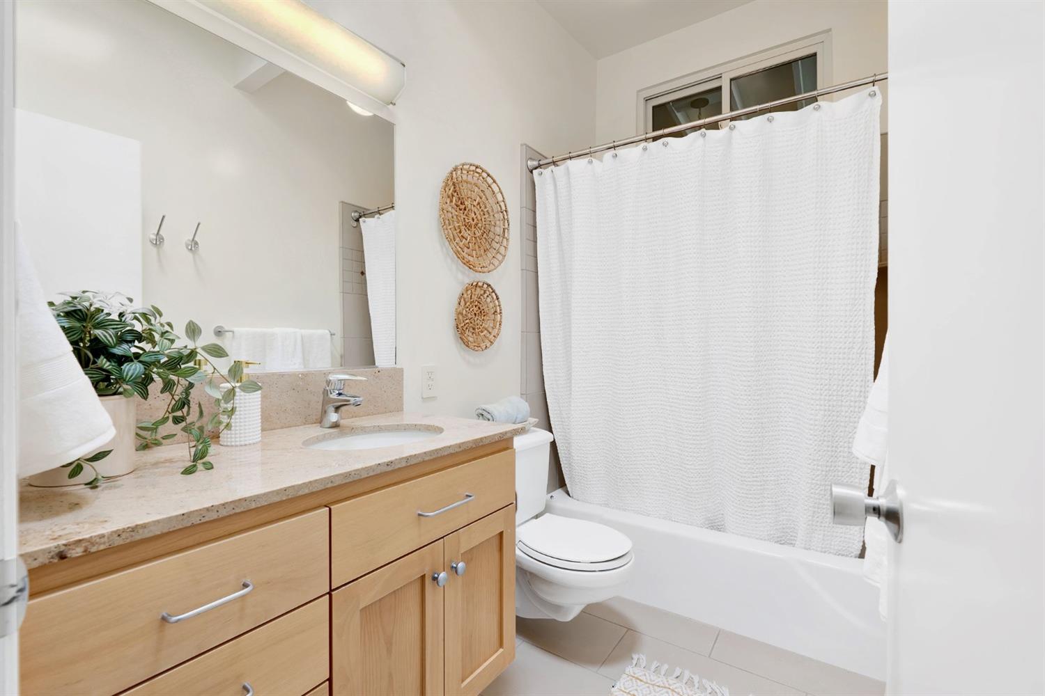 Detail Gallery Image 22 of 30 For 1000 Colby Dr, Davis,  CA 95616 - 4 Beds | 2 Baths