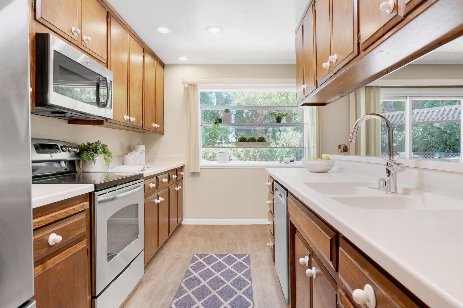 Corona Drive, Davis, California image 11