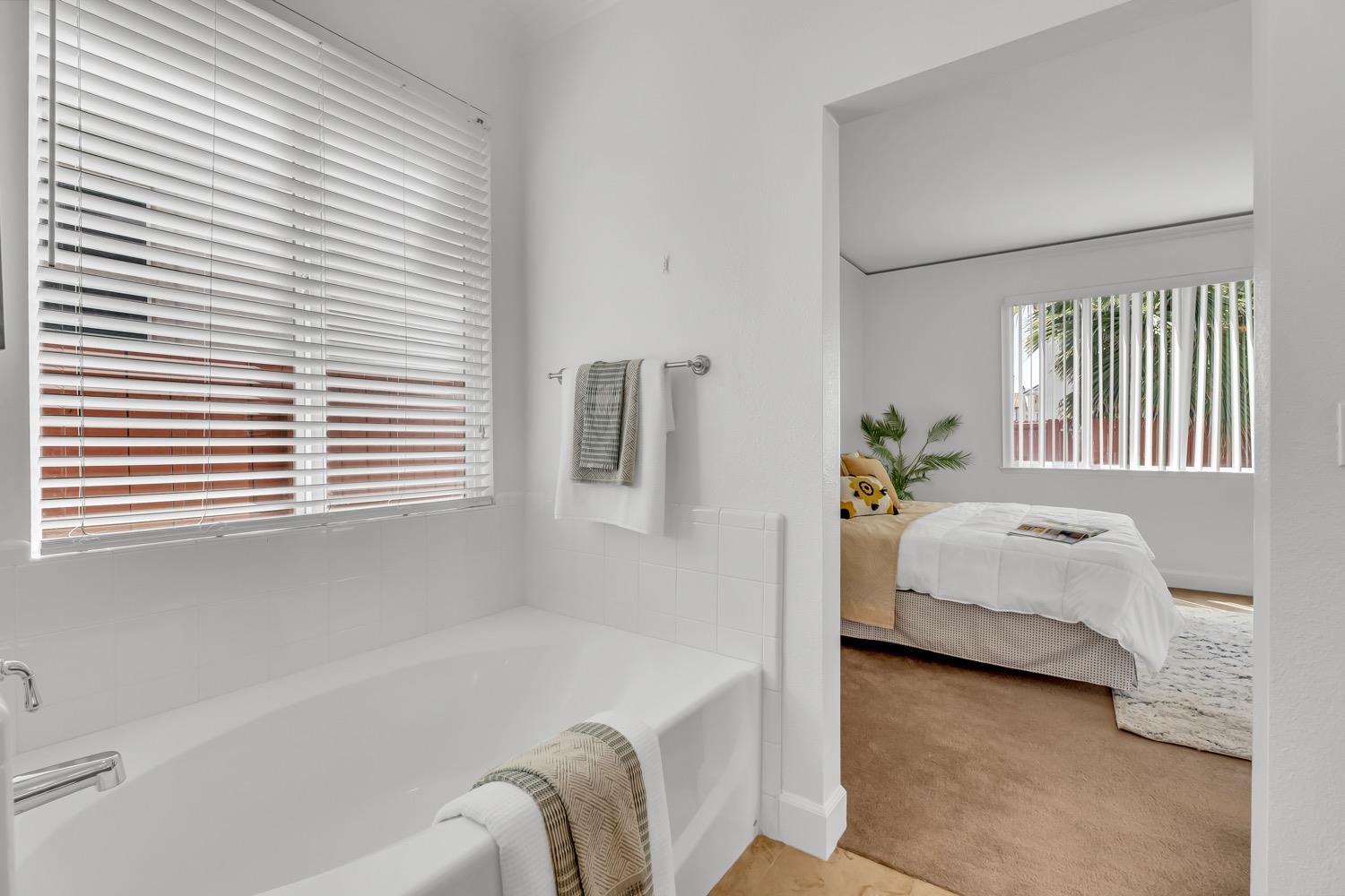 Detail Gallery Image 28 of 50 For 1873 Redondo Rd, West Sacramento,  CA 95691 - 5 Beds | 3/1 Baths
