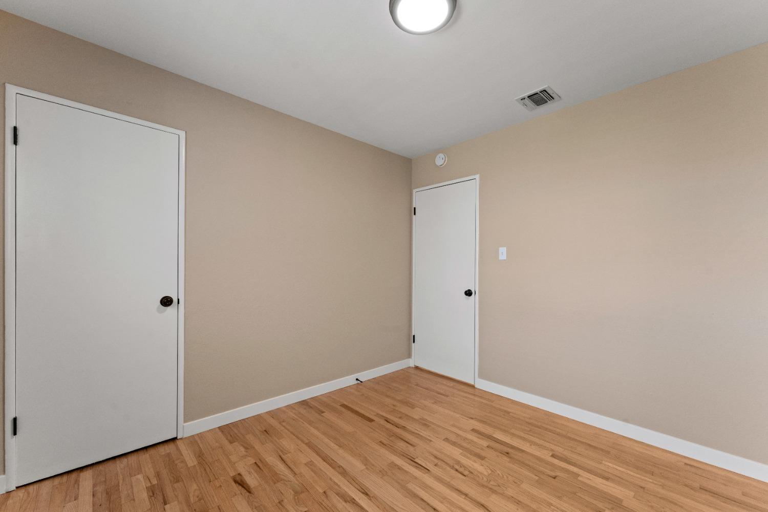 Detail Gallery Image 21 of 26 For 4991 Lippitt Ln, Sacramento,  CA 95820 - 3 Beds | 1 Baths