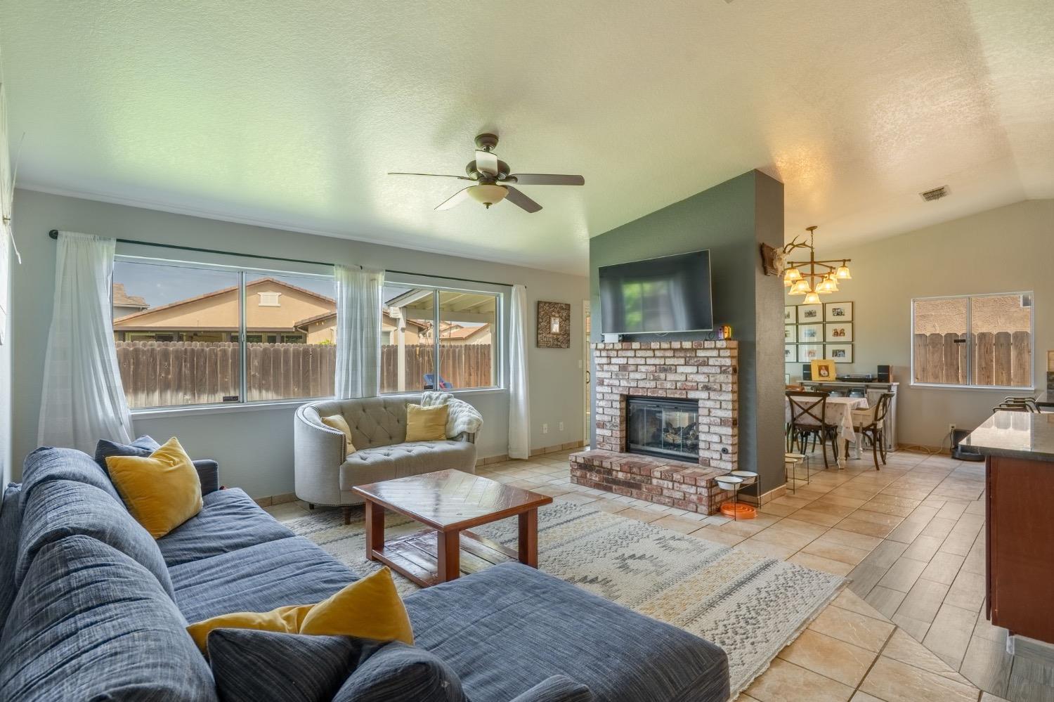 Detail Gallery Image 16 of 29 For 7001 White Pine Way, Hughson,  CA 95326 - 3 Beds | 2 Baths