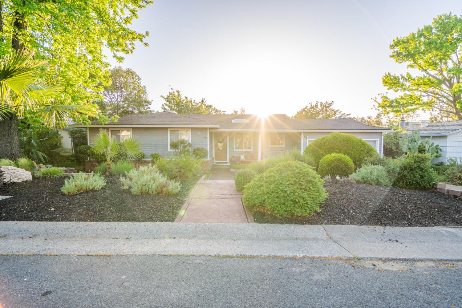 Oak Knoll Drive, Carmichael, California image 1
