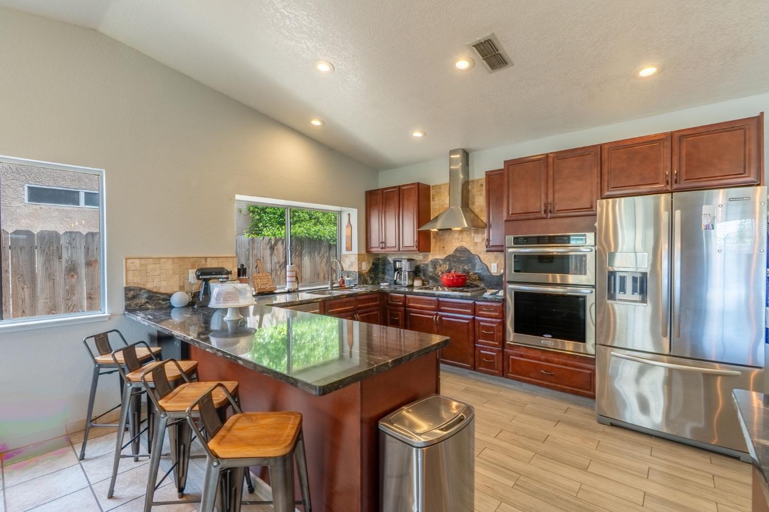 Detail Gallery Image 8 of 29 For 7001 White Pine Way, Hughson,  CA 95326 - 3 Beds | 2 Baths