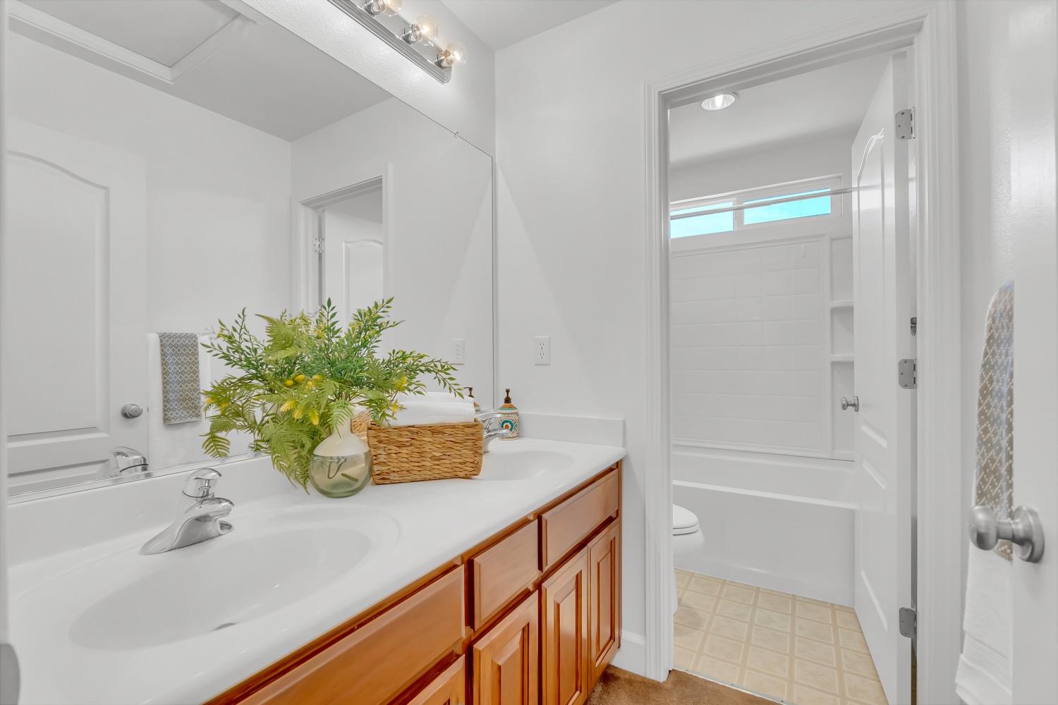 Detail Gallery Image 42 of 50 For 1873 Redondo Rd, West Sacramento,  CA 95691 - 5 Beds | 3/1 Baths