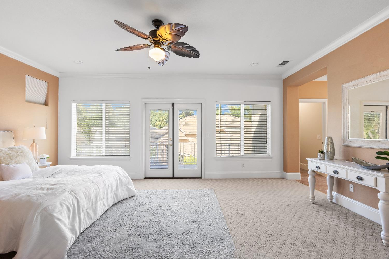 Detail Gallery Image 6 of 79 For 8839 San Badger Way, Elk Grove,  CA 95624 - 4 Beds | 3/1 Baths